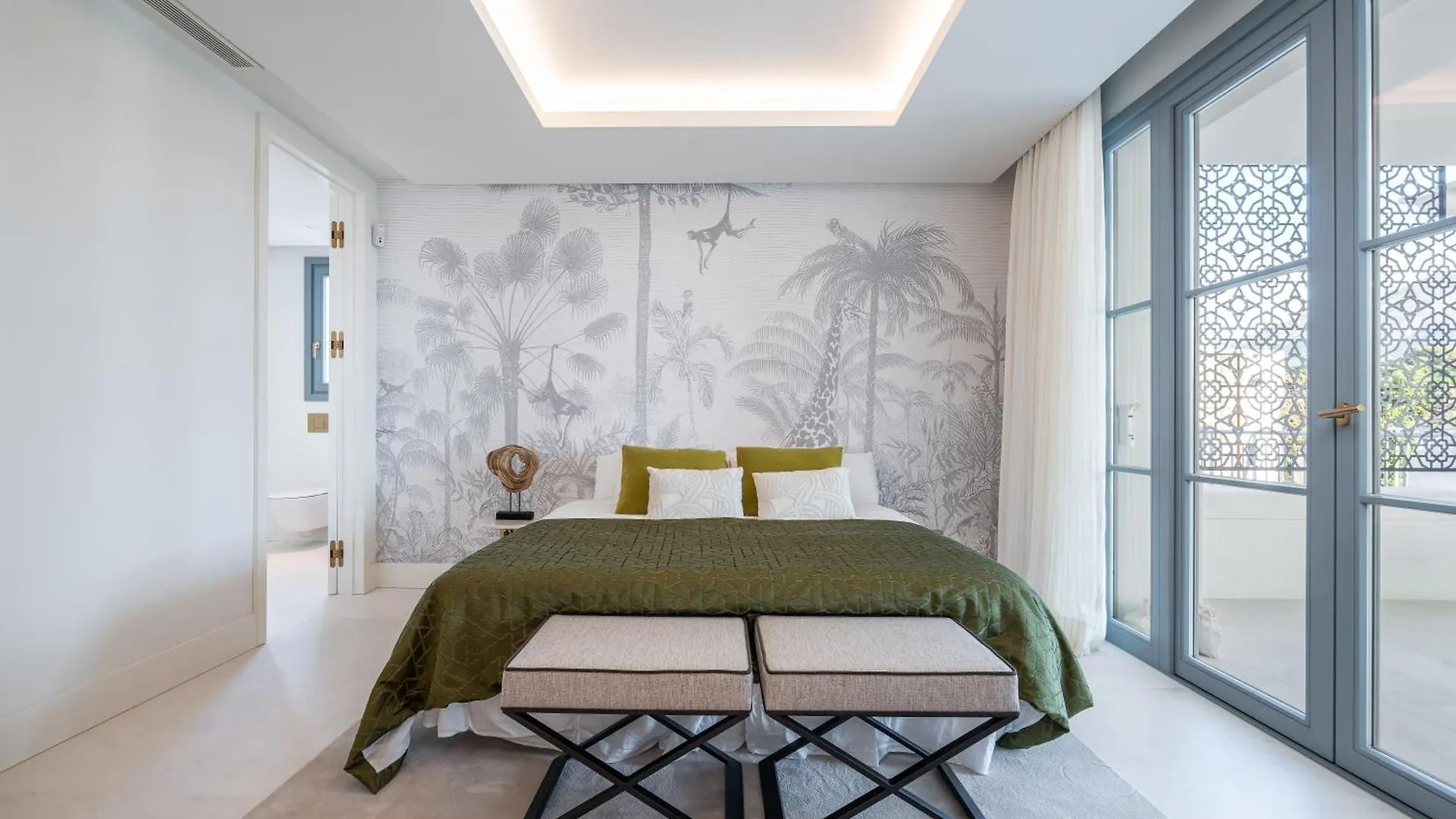 Villa Azur, Nueva Andalucia, Marbella 0*,  Španělsko